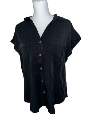 NWOT Zenana button-down blouse. Retail $34.00